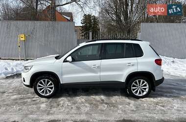 Внедорожник / Кроссовер Volkswagen Tiguan 2017 в Бобровице
