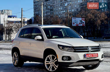 Внедорожник / Кроссовер Volkswagen Tiguan 2015 в Харькове