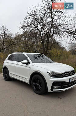 Внедорожник / Кроссовер Volkswagen Tiguan 2017 в Кременчуге