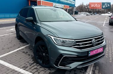 Внедорожник / Кроссовер Volkswagen Tiguan 2022 в Киеве