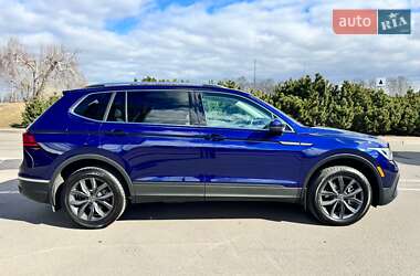 Внедорожник / Кроссовер Volkswagen Tiguan 2021 в Киеве