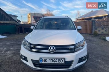 Позашляховик / Кросовер Volkswagen Tiguan 2011 в Зарічному