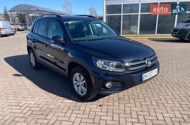 Внедорожник / Кроссовер Volkswagen Tiguan 2015 в Ровно
