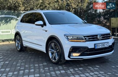 Внедорожник / Кроссовер Volkswagen Tiguan 2017 в Черновцах