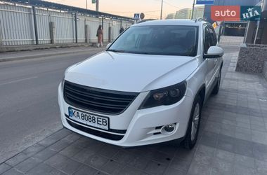 Внедорожник / Кроссовер Volkswagen Tiguan 2011 в Киеве
