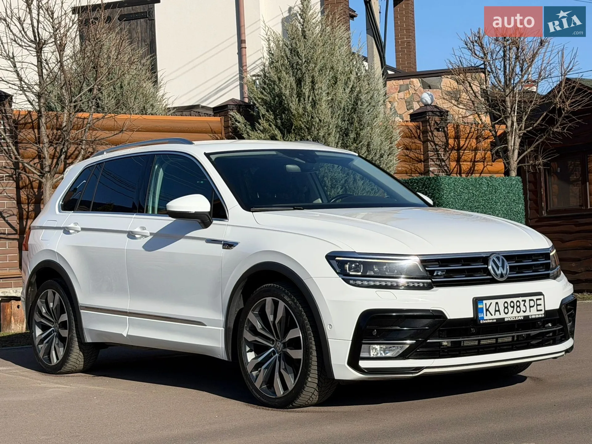2017 Volkswagen Tiguan - мініатюра 19