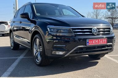 Позашляховик / Кросовер Volkswagen Tiguan 2017 в Києві
