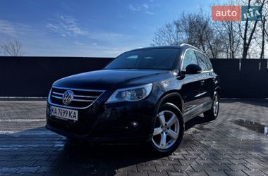 Позашляховик / Кросовер Volkswagen Tiguan 2010 в Чернівцях