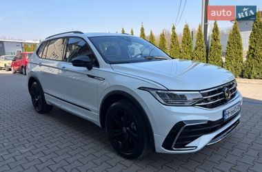 Позашляховик / Кросовер Volkswagen Tiguan 2023 в Чернівцях