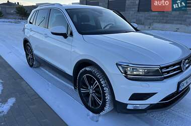 Внедорожник / Кроссовер Volkswagen Tiguan 2016 в Ровно