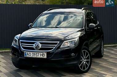 Внедорожник / Кроссовер Volkswagen Tiguan 2009 в Хусте