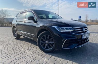 Внедорожник / Кроссовер Volkswagen Tiguan 2021 в Киеве