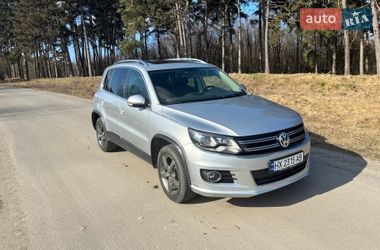 Внедорожник / Кроссовер Volkswagen Tiguan 2016 в Хмельницком