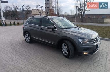 Внедорожник / Кроссовер Volkswagen Tiguan 2017 в Львове