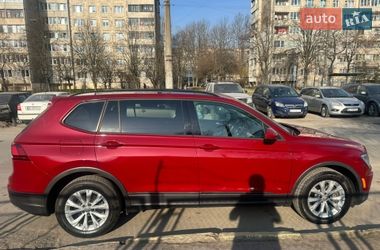 Внедорожник / Кроссовер Volkswagen Tiguan 2018 в Львове