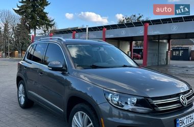 Внедорожник / Кроссовер Volkswagen Tiguan 2011 в Дубно