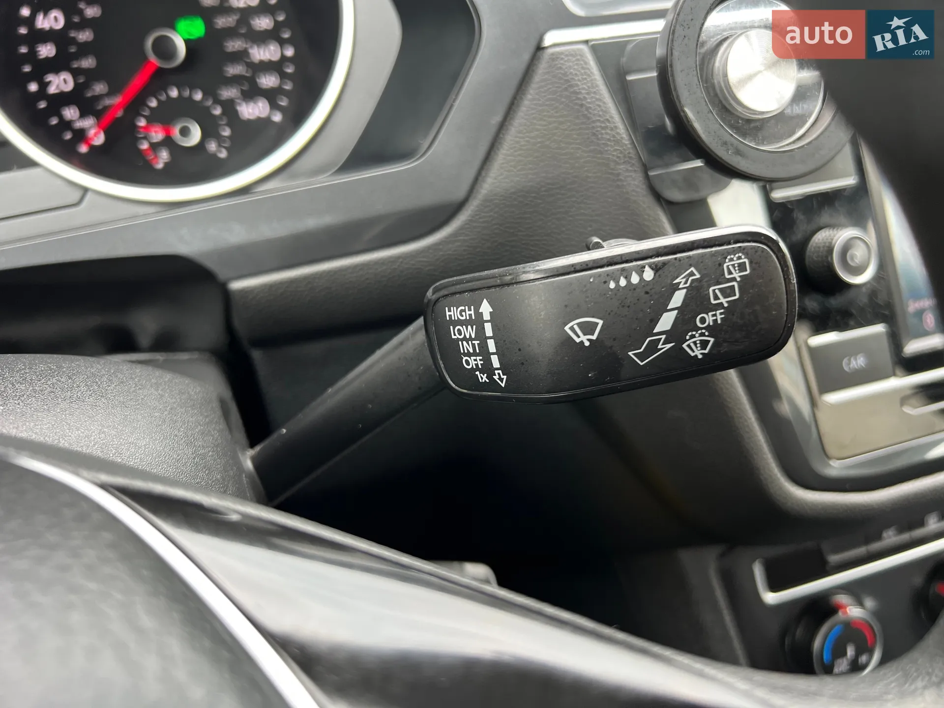 2019 Volkswagen Tiguan - мініатюра 17