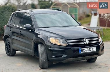 Внедорожник / Кроссовер Volkswagen Tiguan 2016 в Новояворовске