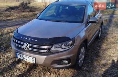 Позашляховик / Кросовер Volkswagen Tiguan 2011 в Харкові