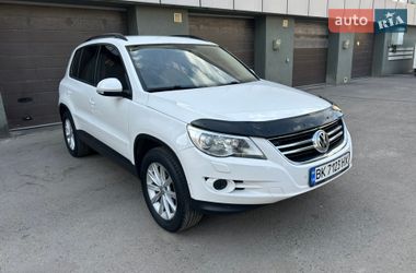 Внедорожник / Кроссовер Volkswagen Tiguan 2011 в Ровно