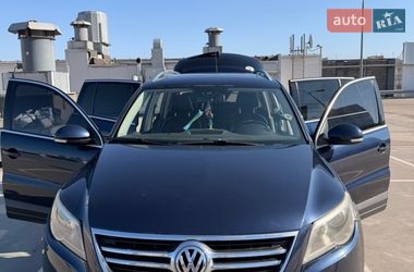Позашляховик / Кросовер Volkswagen Tiguan 2011 в Києві