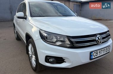 Позашляховик / Кросовер Volkswagen Tiguan 2016 в Чернігові