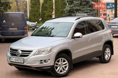 Внедорожник / Кроссовер Volkswagen Tiguan 2010 в Чернигове