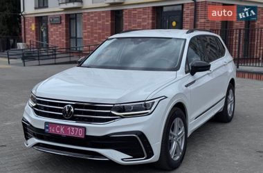 Внедорожник / Кроссовер Volkswagen Tiguan 2021 в Львове