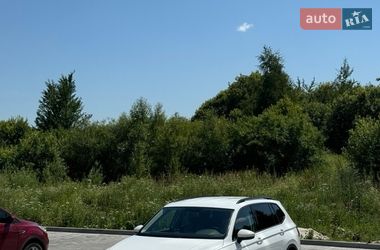 Внедорожник / Кроссовер Volkswagen Tiguan 2018 в Львове