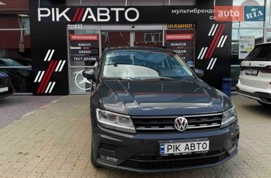 Внедорожник / Кроссовер Volkswagen Tiguan 2018 в Львове