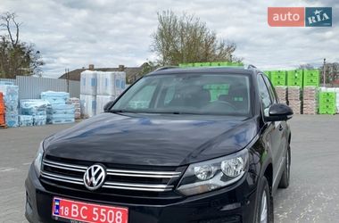 Внедорожник / Кроссовер Volkswagen Tiguan 2016 в Дубно