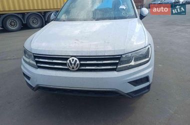 Внедорожник / Кроссовер Volkswagen Tiguan 2017 в Киеве