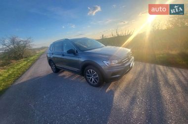 Внедорожник / Кроссовер Volkswagen Tiguan 2019 в Буске