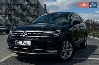 Внедорожник / Кроссовер Volkswagen Tiguan 2017 в Львове