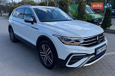 Внедорожник / Кроссовер Volkswagen Tiguan 2023 в Львове
