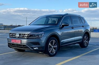 Внедорожник / Кроссовер Volkswagen Tiguan 2017 в Тернополе