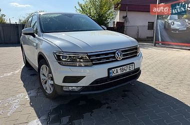 Внедорожник / Кроссовер Volkswagen Tiguan 2016 в Львове