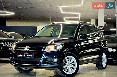 Внедорожник / Кроссовер Volkswagen Tiguan 2015 в Николаеве