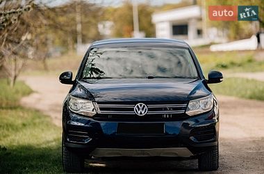 Внедорожник / Кроссовер Volkswagen Tiguan 2013 в Каменец-Подольском