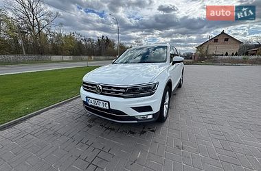 Позашляховик / Кросовер Volkswagen Tiguan 2016 в Києві