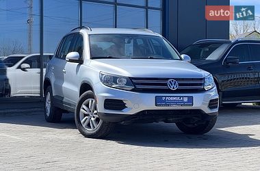 Внедорожник / Кроссовер Volkswagen Tiguan 2016 в Нововолынске