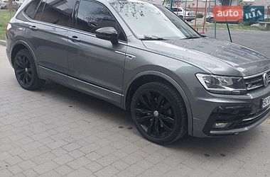 Внедорожник / Кроссовер Volkswagen Tiguan 2020 в Львове