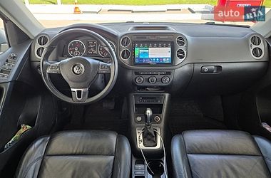 Позашляховик / Кросовер Volkswagen Tiguan 2015 в Києві