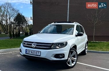 Позашляховик / Кросовер Volkswagen Tiguan 2016 в Чернігові
