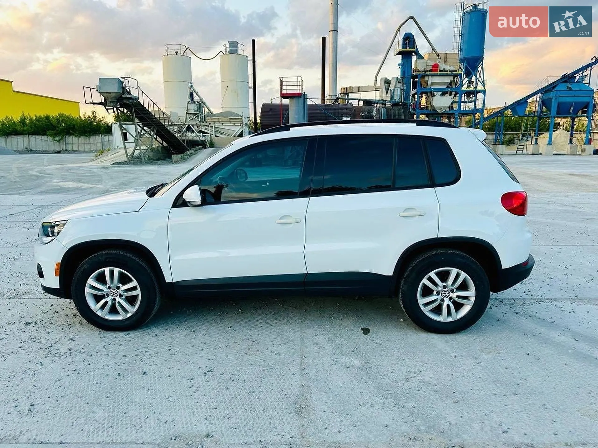 2014 Volkswagen Tiguan - мініатюра 13