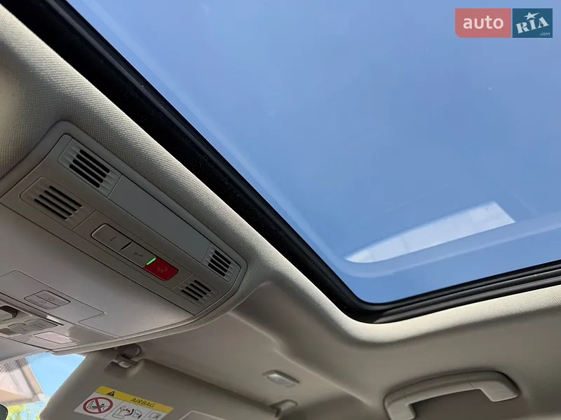 Volkswagen Tiguan 2019 VIN WVGZZZ5NZKW898447 фото оголошення 15 з 60