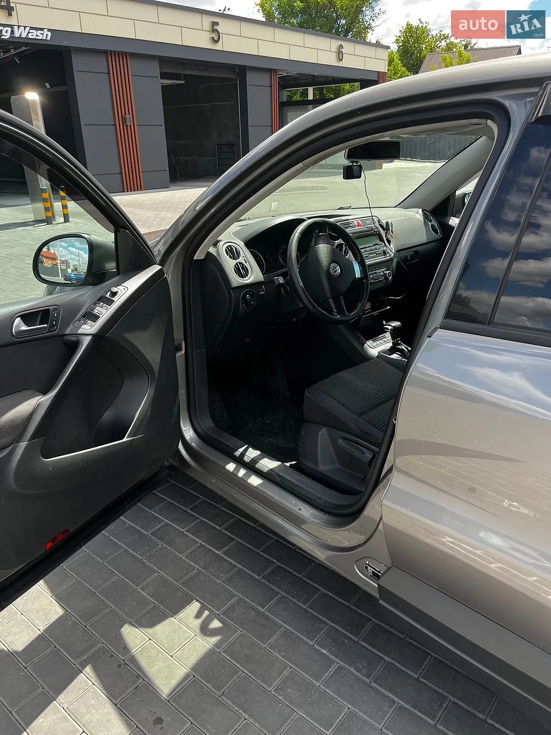 Volkswagen Tiguan 2010 VIN WVGZZZ5NZAW106801 фото оголошення 11 з 20