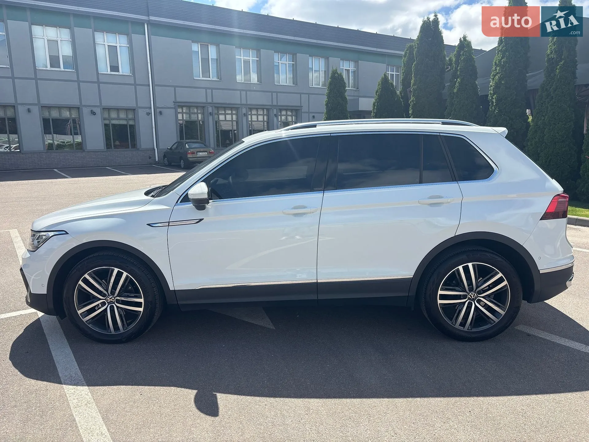 2021 Volkswagen Tiguan - мініатюра 21