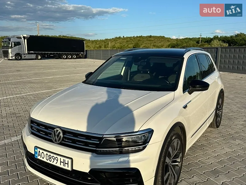 Volkswagen Tiguan 2017 VIN WVGAV7AXXHK049325 фото оголошення 9 з 58