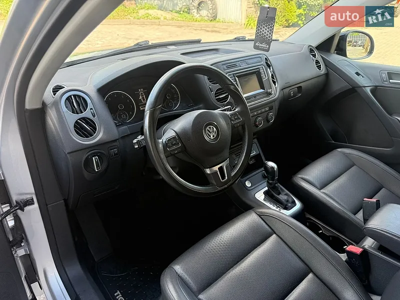 Volkswagen Tiguan 2016 VIN WVGBV7AX6GW584857 фото оголошення 12 з 59